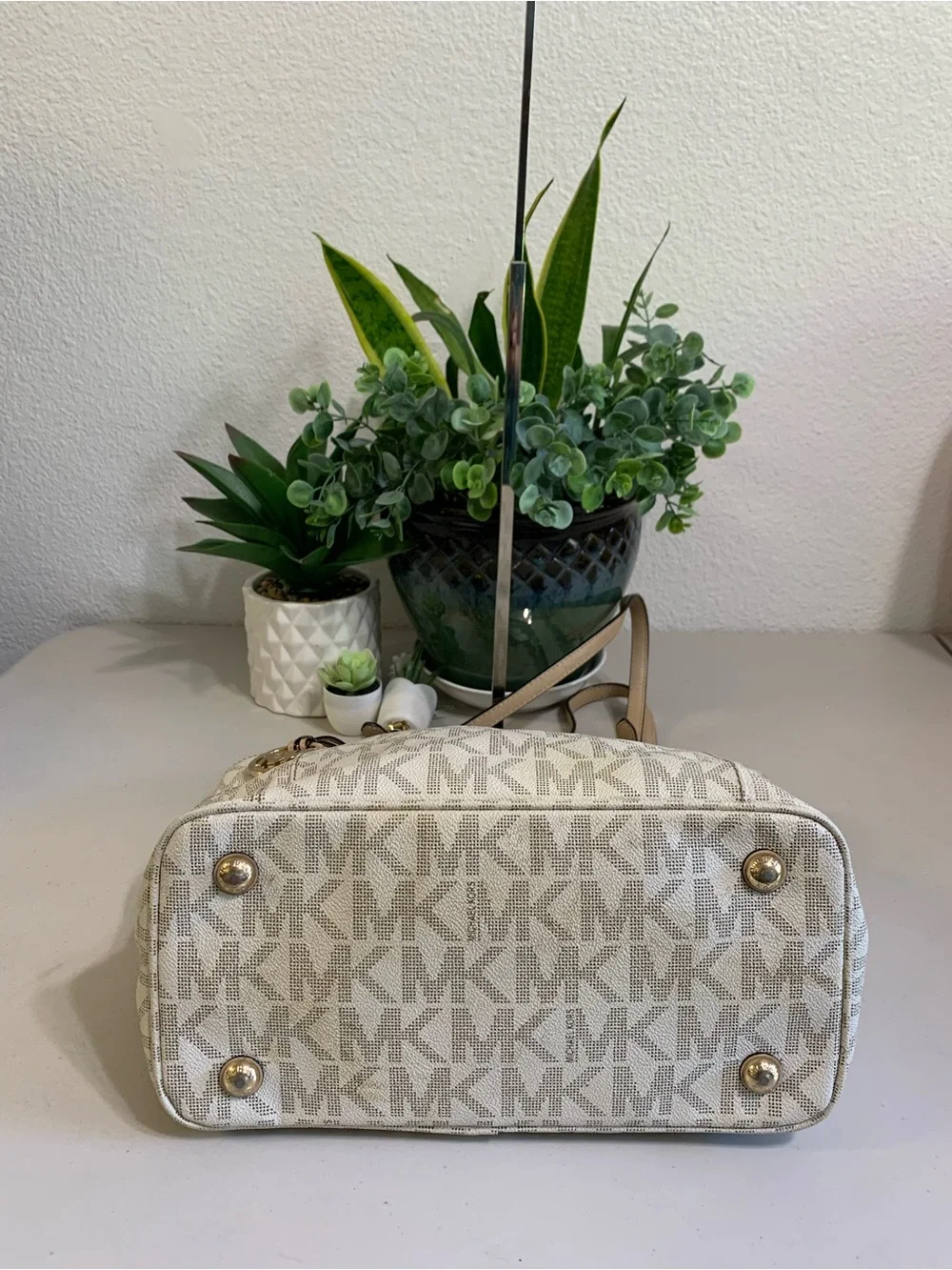 👜💕 Michael Kors Beige Signature MK Logo Tote with Tan Straps